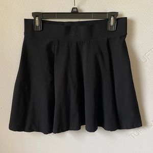 H&M flowy black skirt